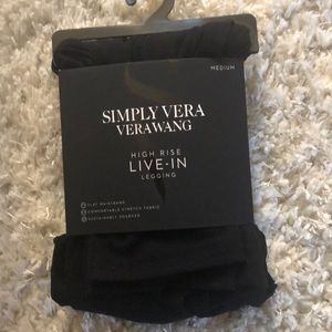 NWT black leggings - M